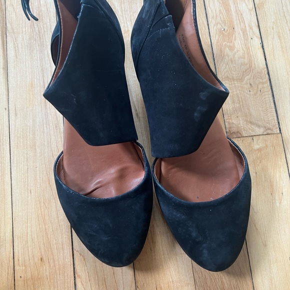 Gentle Souls Black Flats with Tan Insole - Picture 5 of 8